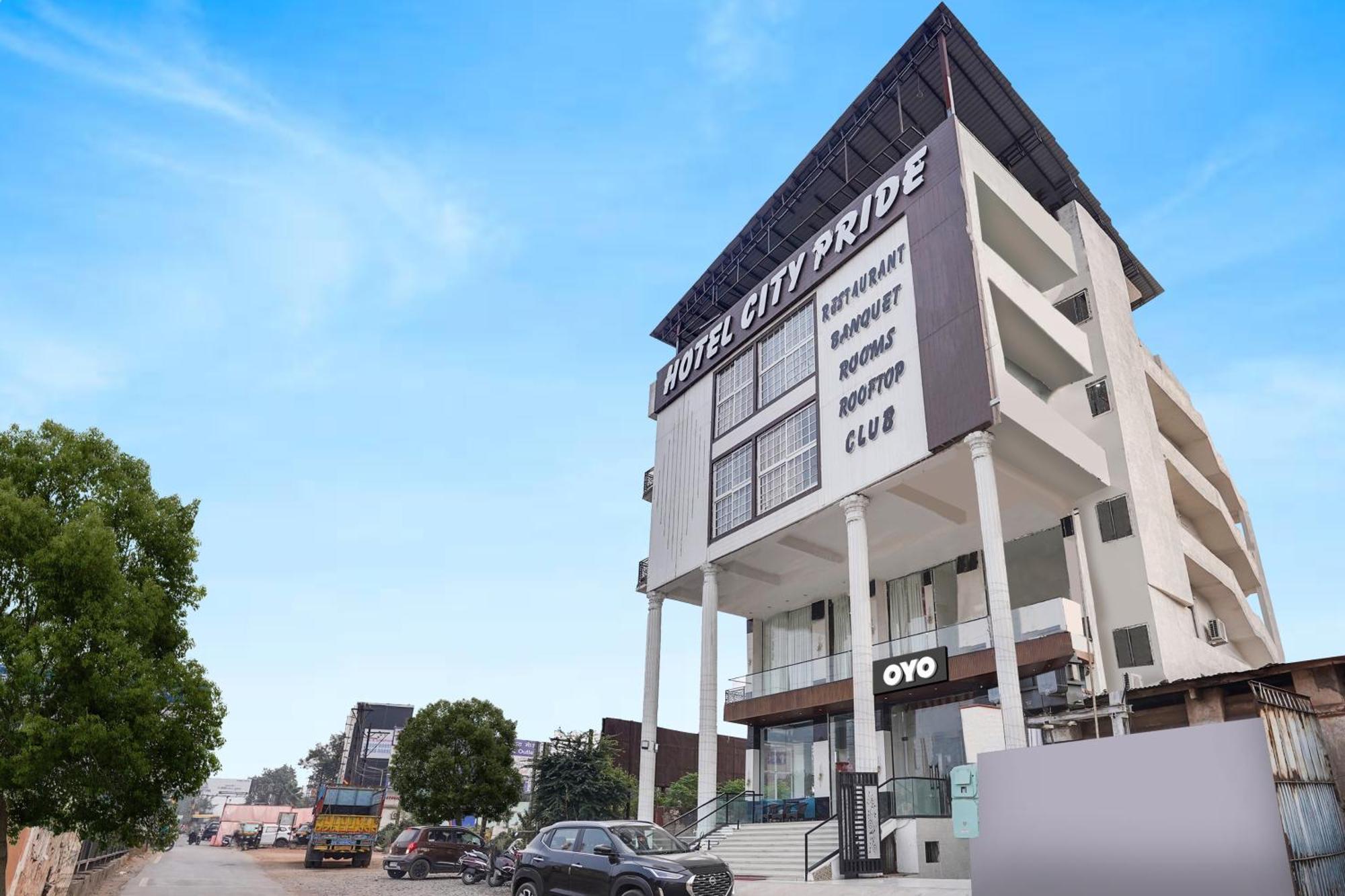 Townhouse Amanaka Formerly Hotel City Pride Rāipur Kültér fotó